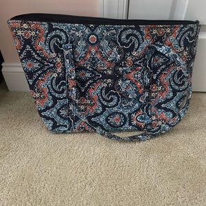 Vera Bradley zipper weekender bag